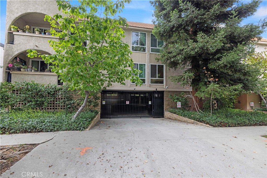 14539 Benefit 205, Sherman Oaks, CA 91403 — photo 1