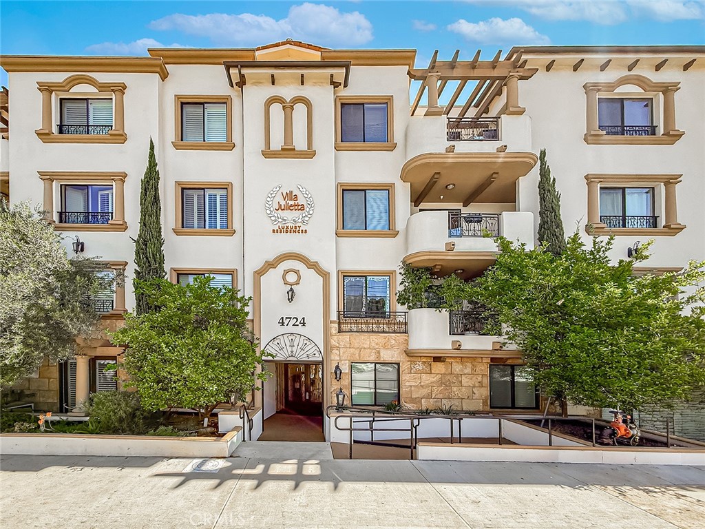 4724 Kester 109, Sherman Oaks, CA 91403 — photo 1