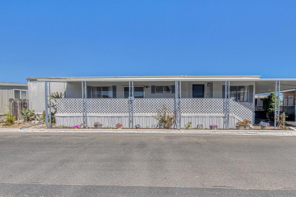 150 Kern Street 37, Salinas, CA 93905 — photo 1