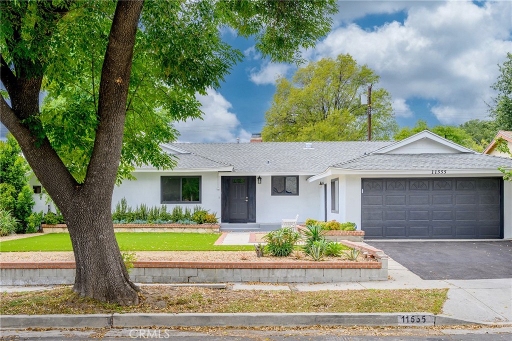 11555 Collett Ave, Granada Hills, CA 91344 — photo 1