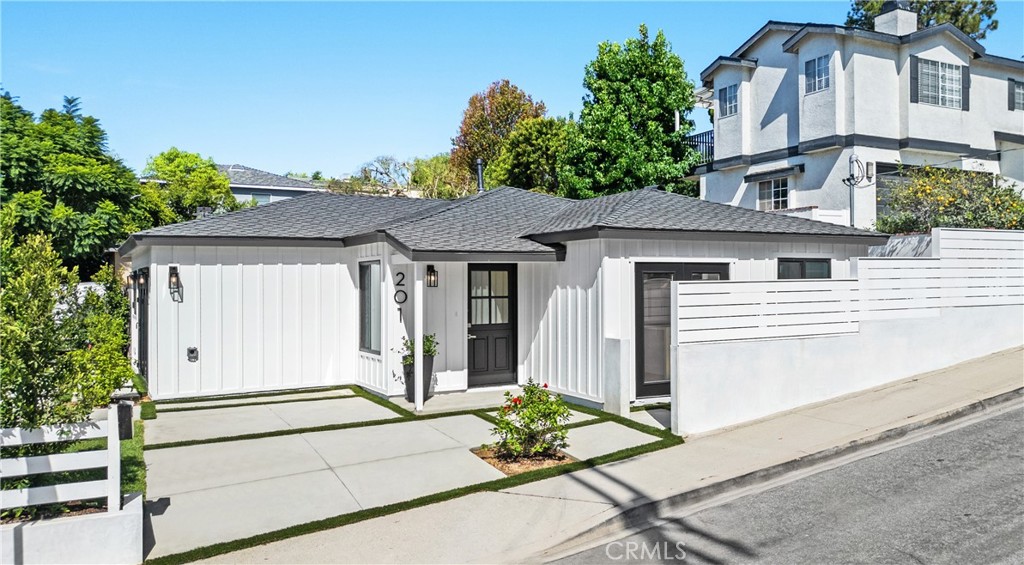1561 2nd St Street, Manhattan Beach, CA 90266 — photo 1