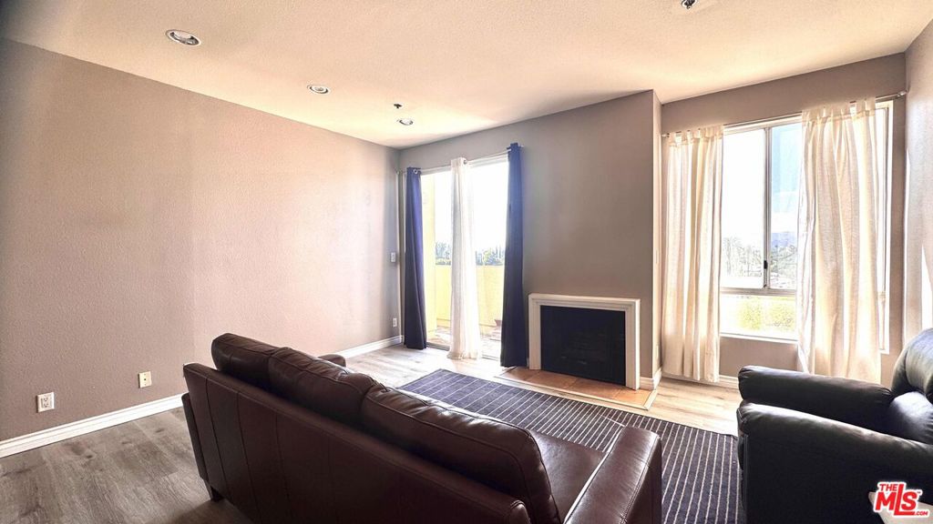 19350 Sherman Way 318, Los Angeles, CA 91335 — photo 1