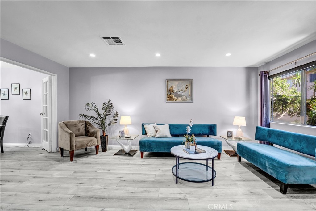 17061 Roscoe Boulevard 2, Northridge, CA 91325 — photo 1