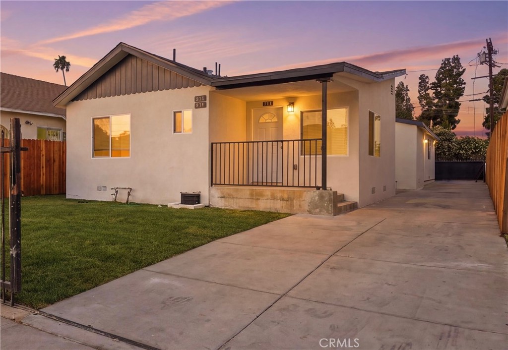 817 W 79th, Los Angeles, CA 90044 — photo 1