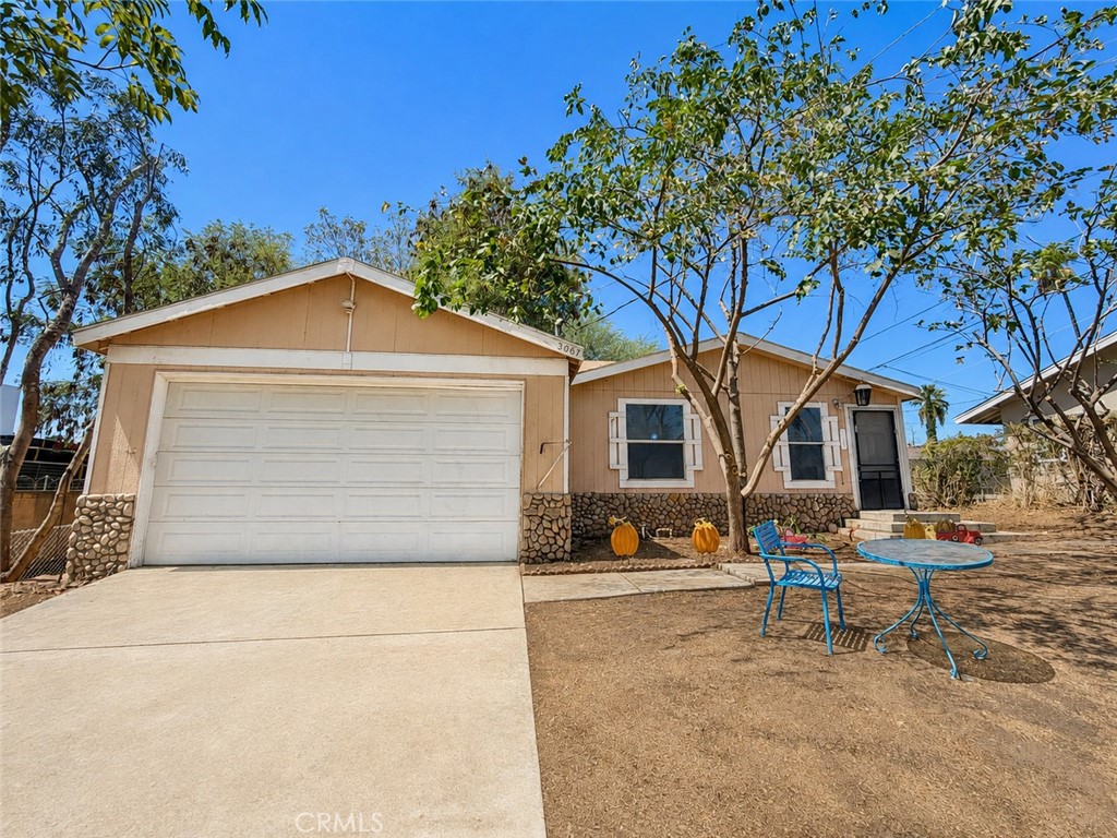 3067 Carl, Riverside, CA 92507 — photo 1