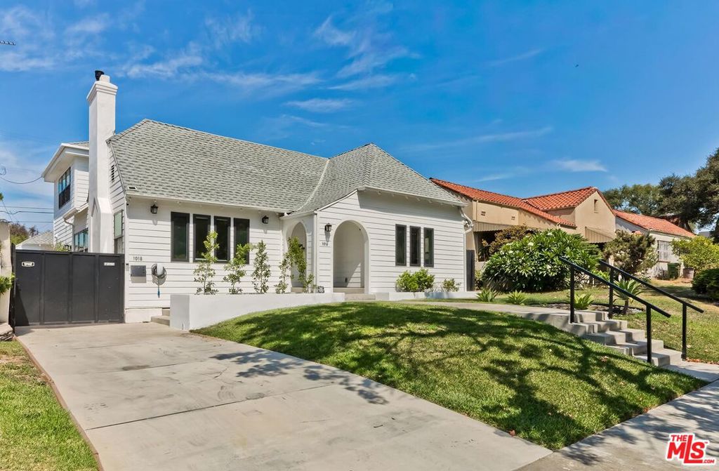 1015 S Tremaine Avenue, Los Angeles, CA 90019 — photo 1
