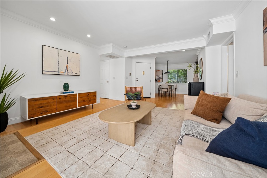 11816 Gorham 113, Los Angeles, CA 90049 — photo 1
