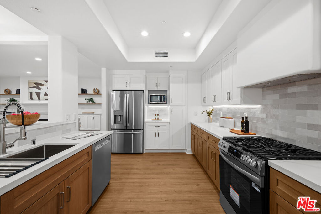 11115 Acama Street 104, Studio City, CA 91602 — photo 1
