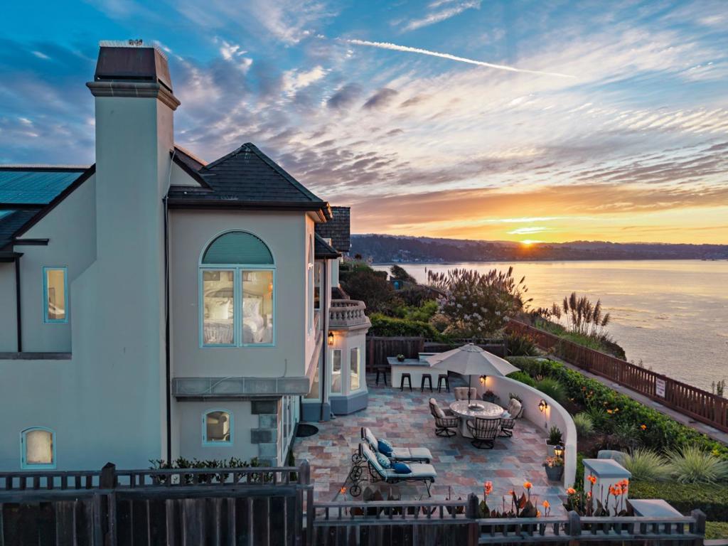 304 Grand Avenue, Capitola, CA 95010 — photo 1