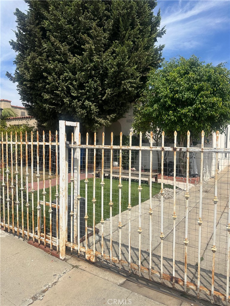 6534 4th, Los Angeles, CA 90043 — photo 1