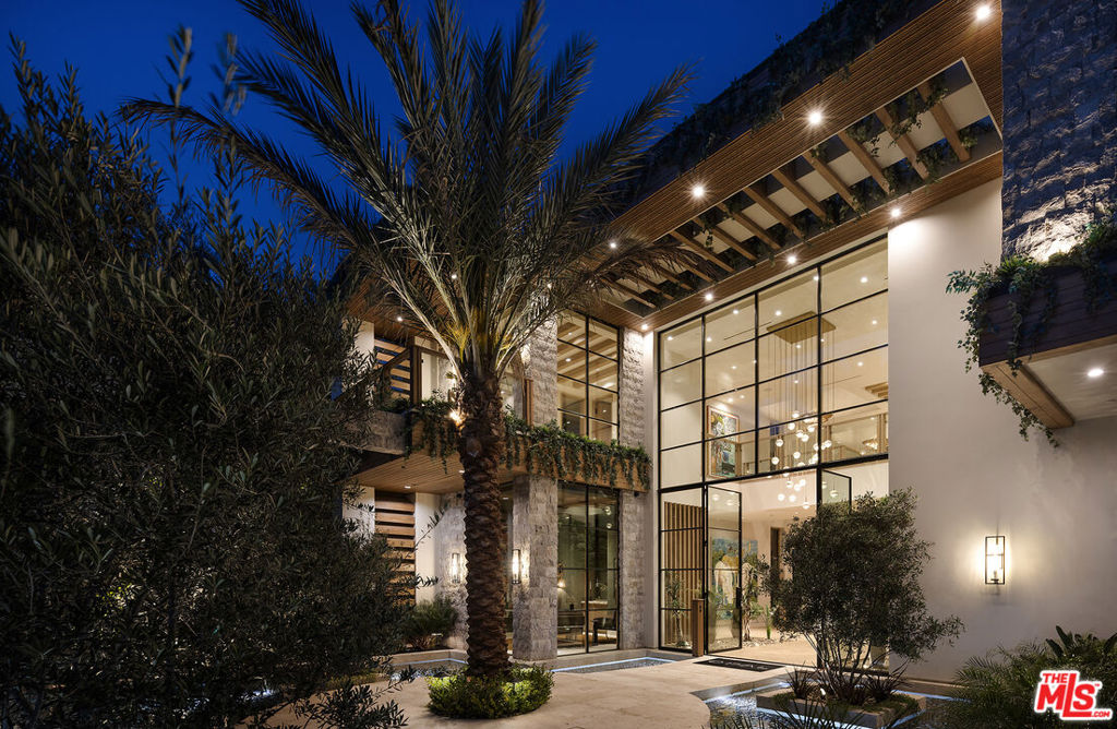 1360 Laurel Way, Beverly Hills, CA 90210 — photo 1