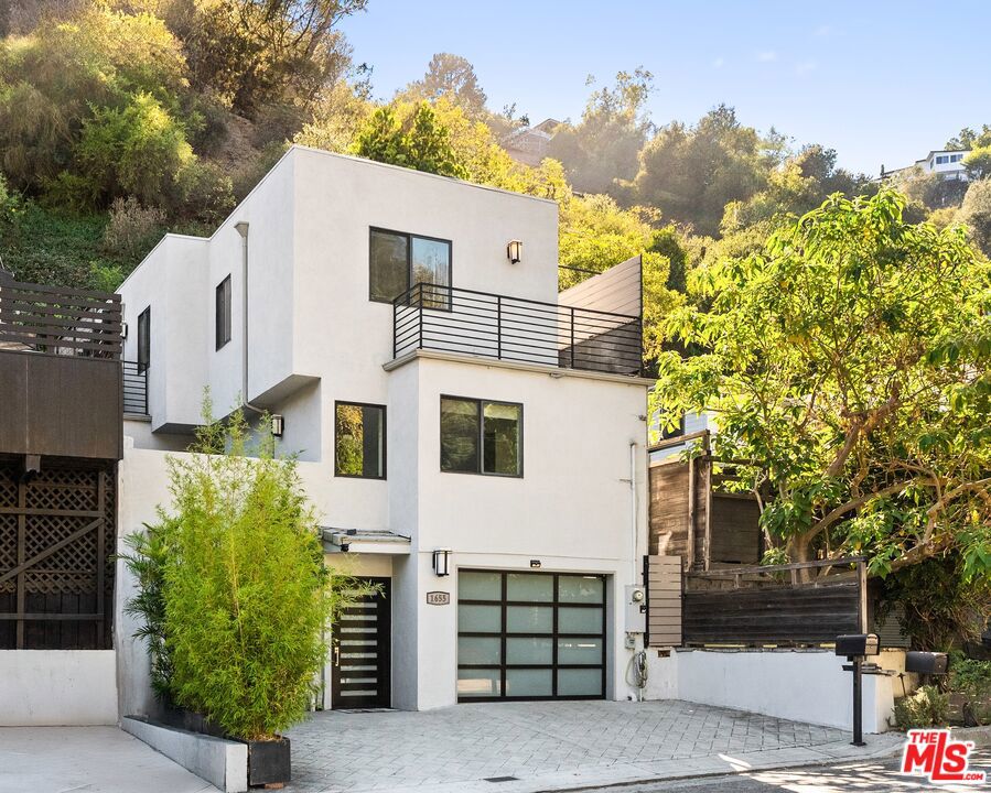 1655 N Beverly Glen Boulevard, Los Angeles, CA 90077 — photo 1