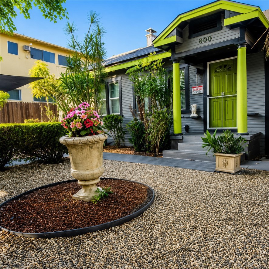 800 N Hobart, Los Angeles, CA 90029 — photo 1
