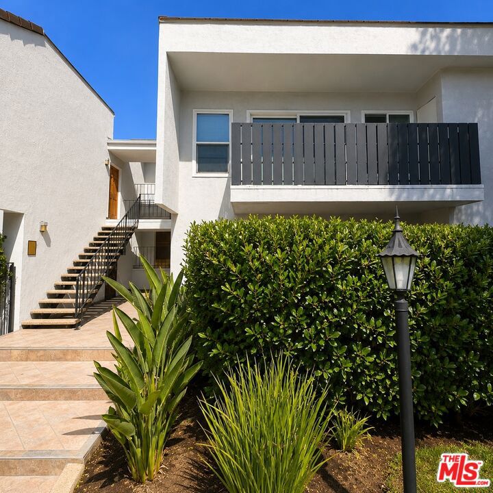 18645 Hatteras Street 263, Tarzana, CA 91356 — photo 1