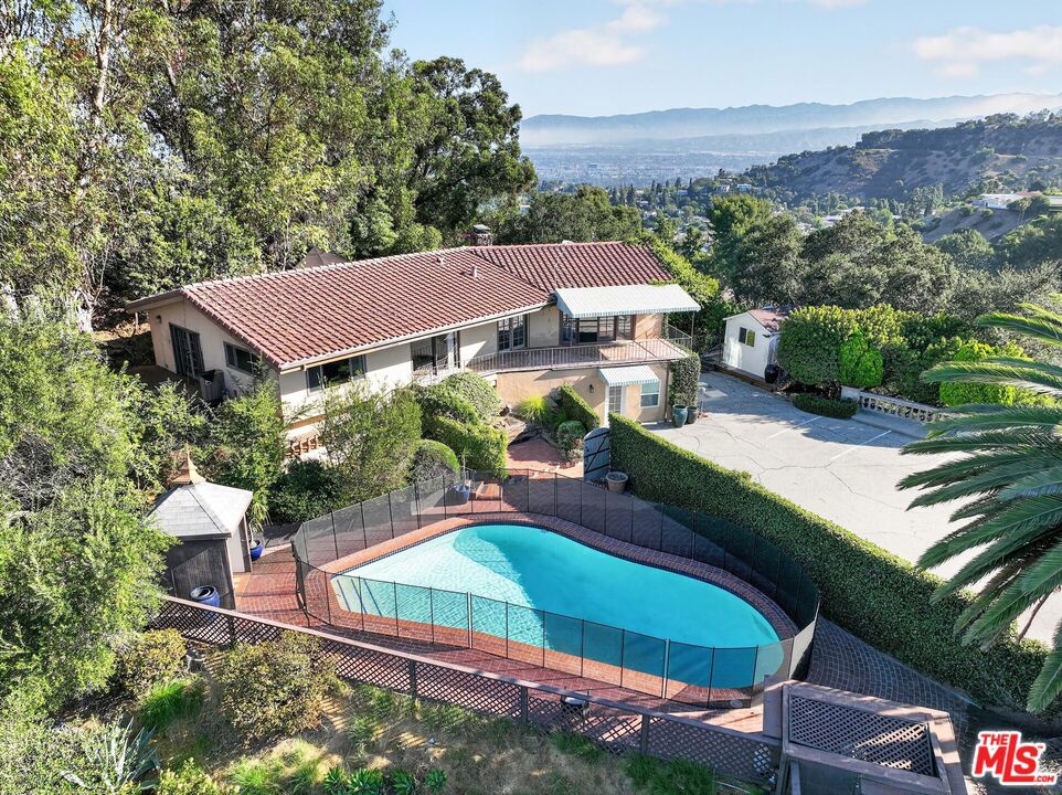 8207 Mulholland Drive, Los Angeles, CA 90046 — photo 1