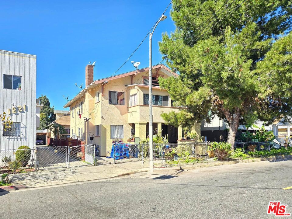 1215 Fedora Street, Los Angeles, CA 90006 — photo 1