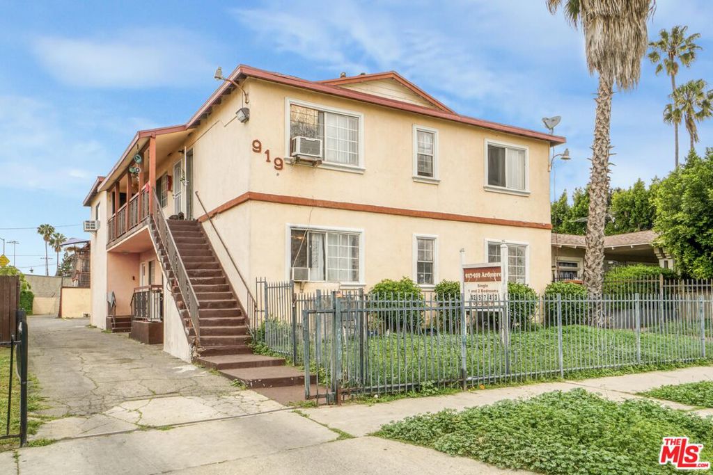 917 N Ardmore Avenue, Los Angeles, CA 90029 — photo 1