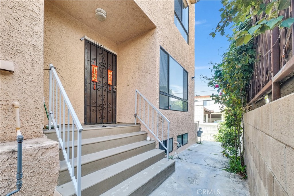 105 S Marguerita Avenue F, Alhambra, CA 91801 — photo 1