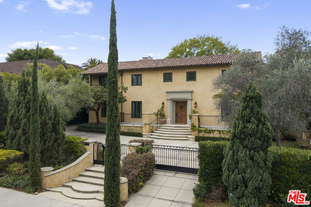 305 S June Street, Los Angeles, CA 90004 — photo 1