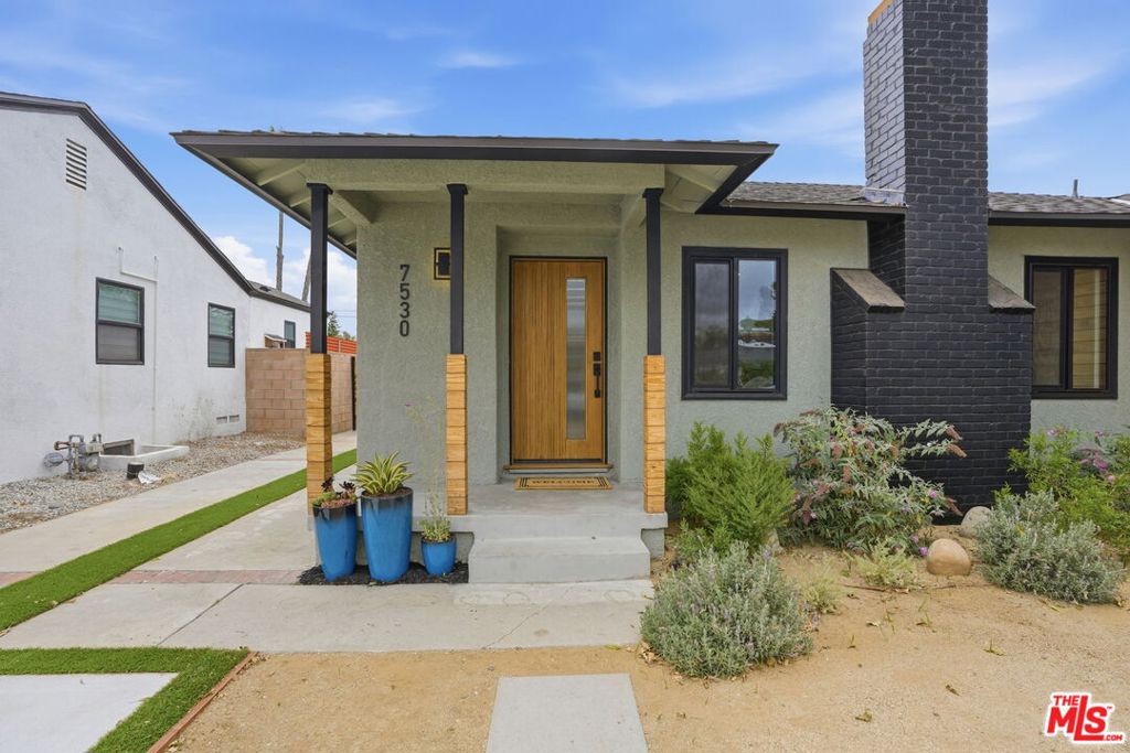 7530 & 7532 Gaviota Avenue, Los Angeles, CA 91406 — photo 1