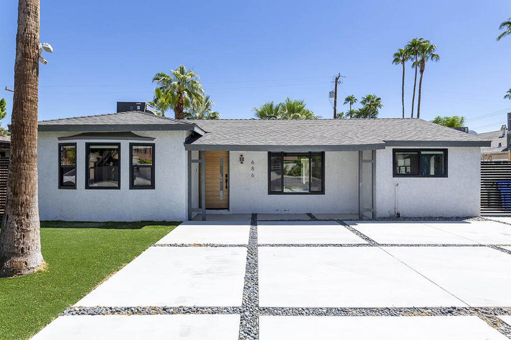 686 S Camino Real, Palm Springs, CA 92264 — photo 1