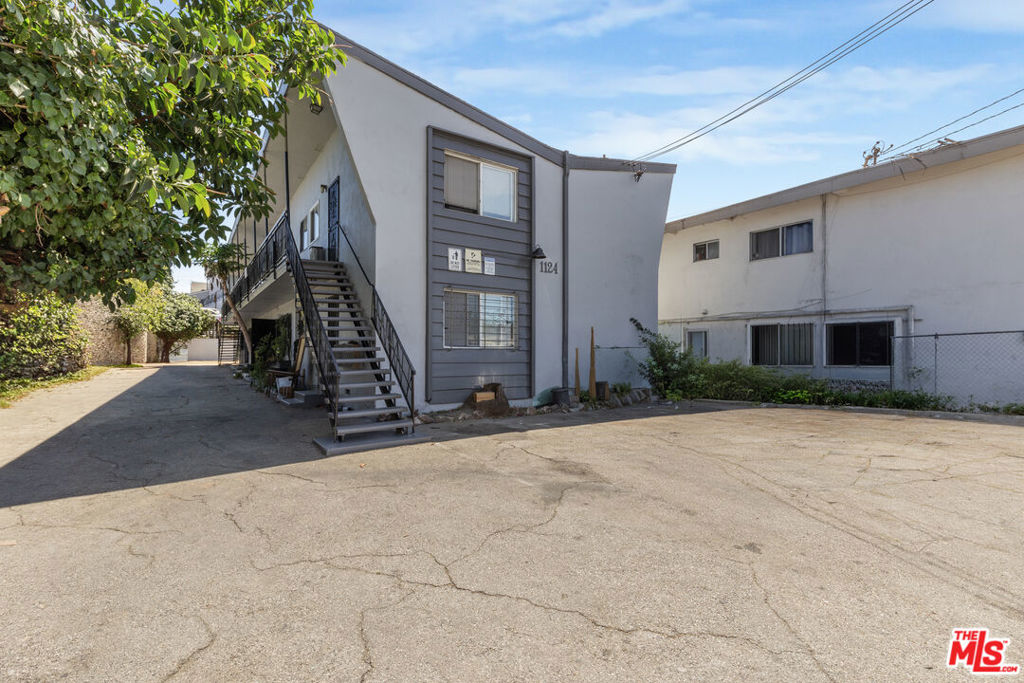 1124 W 117th Street, Los Angeles, CA 90044 — photo 1