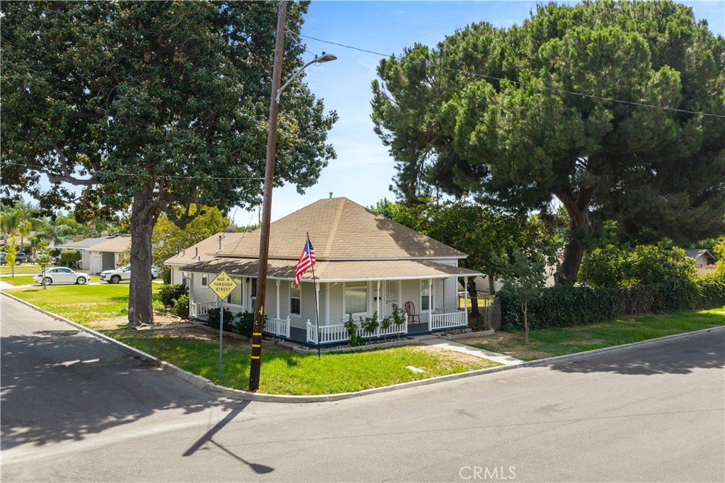 2450 I, La Verne, CA 91750 — photo 1