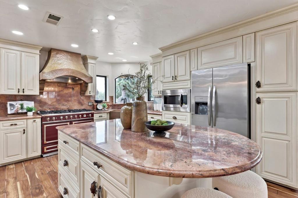 131 Magladry, Hollister, CA 95023 — photo 1