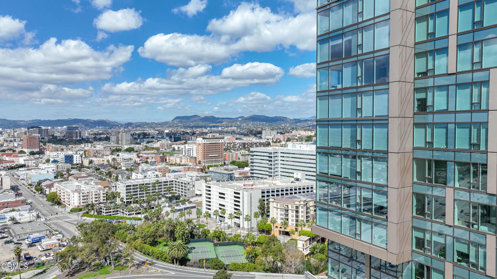 889 Francisco Street 802, Los Angeles, CA 90017 — photo 1