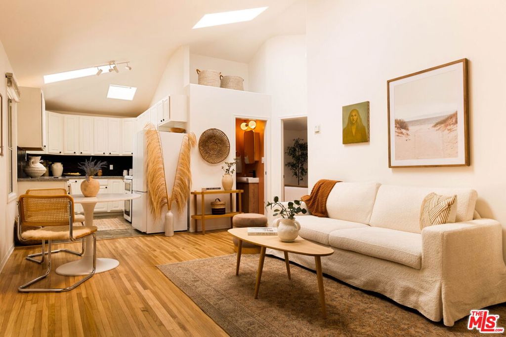 2134 Oak Street 1, Santa Monica, CA 90405 — photo 1