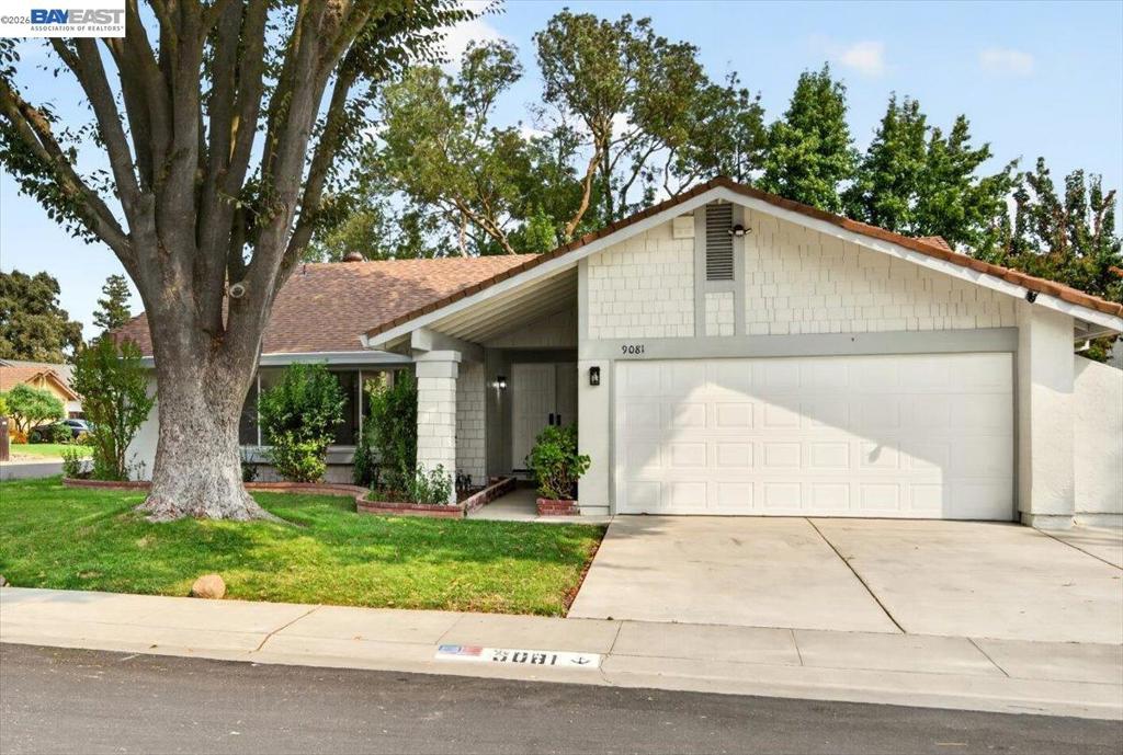 9081 Meadowdale Way, Elk Grove, CA 95624 — photo 1