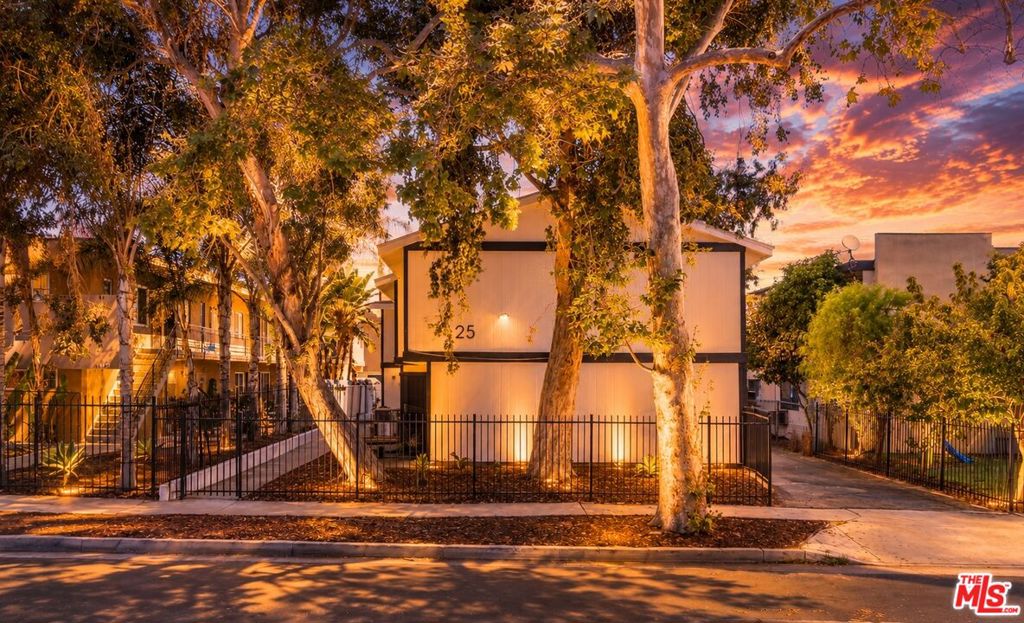 11425 Tiara Street, Los Angeles, CA 91601 — photo 1