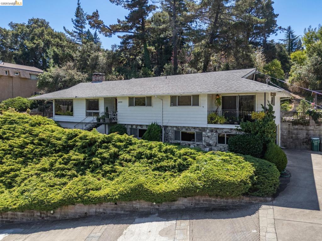 11233 Monan St, Oakland, CA 94605 — photo 1