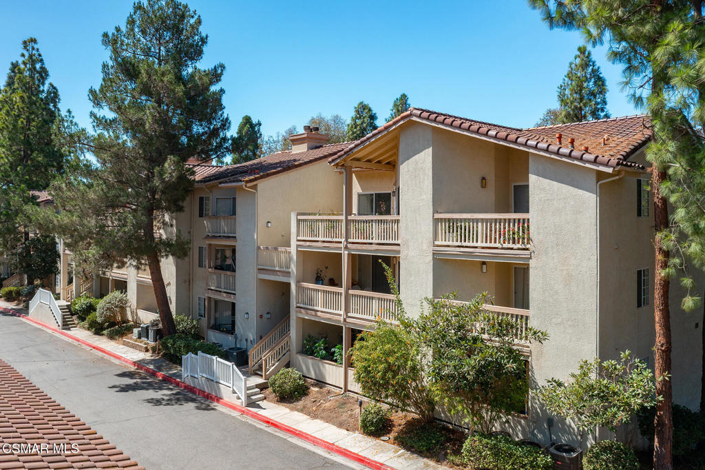 5728 Oak Bend Lane 208, Oak Park, CA 91377 — photo 1