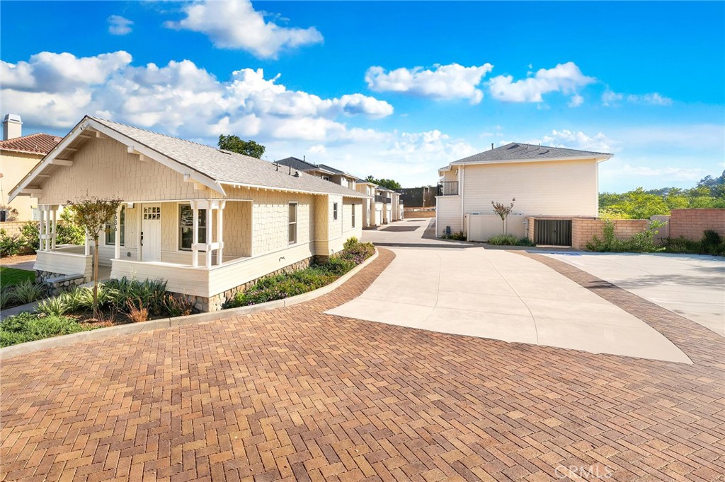 638 W Grand Avenue, Pomona, CA 91766 — photo 1