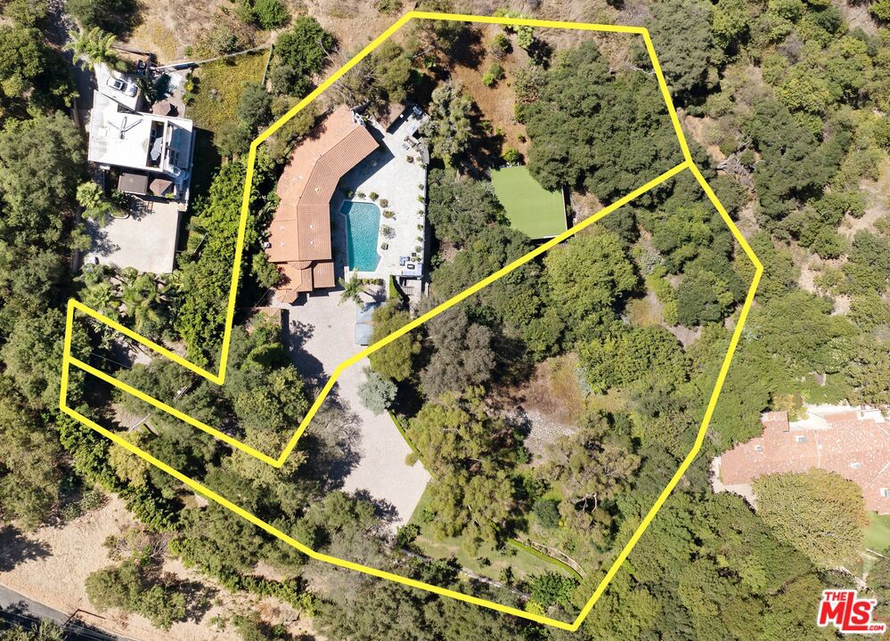 13355 Mulholland Drive, Beverly Hills, CA 90210 — photo 1