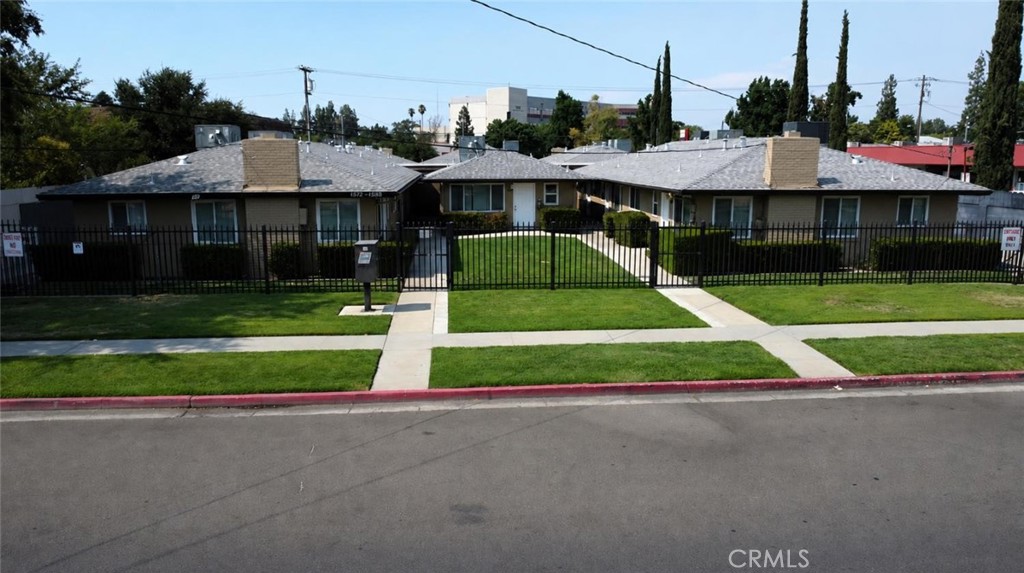 2337 E Shaw