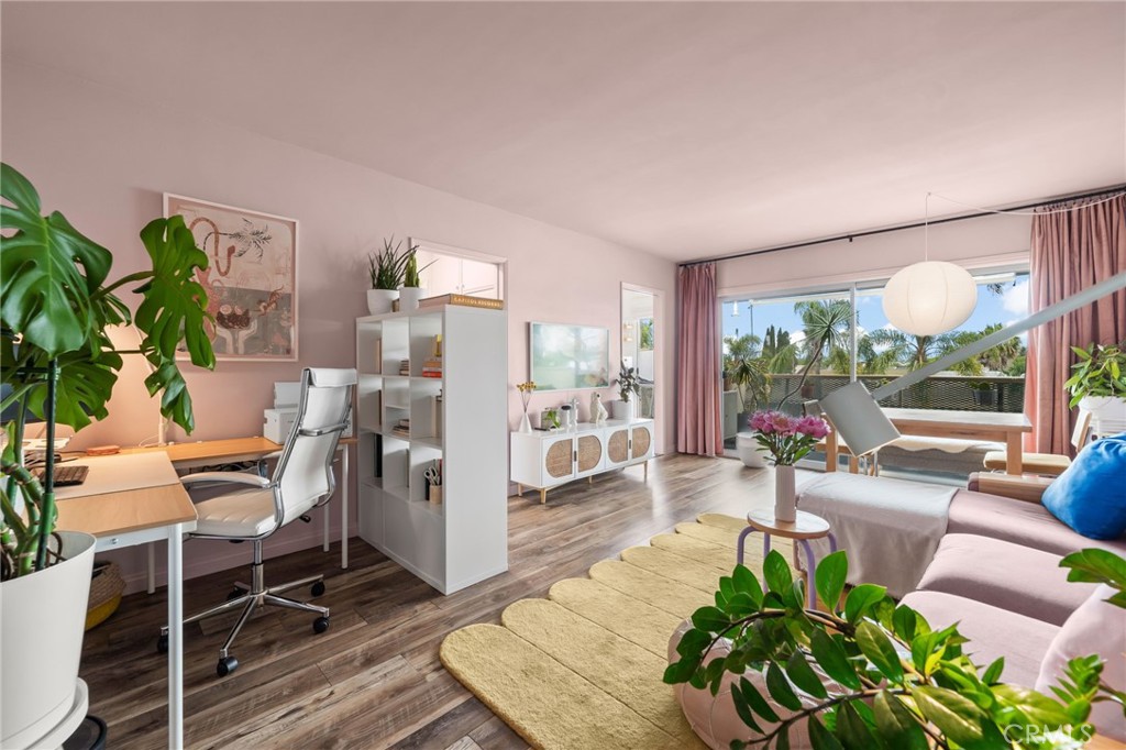 528 Cedar 3A, Long Beach, CA 90802 — photo 1