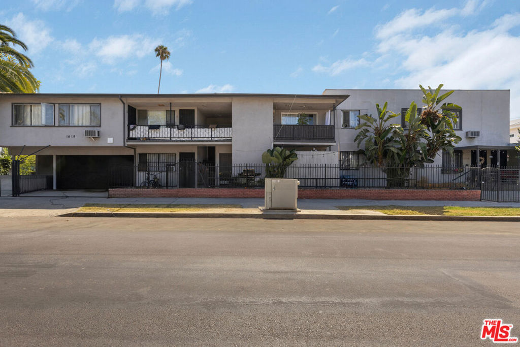 1014 N El Centro Avenue, Los Angeles, CA 90038 — photo 1