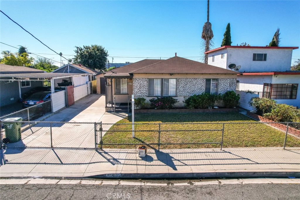 814 W Maple Street, Compton, CA 90220 — photo 1