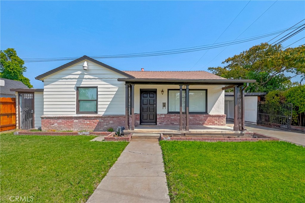 209 E 18th, Merced, CA 95340 — photo 1