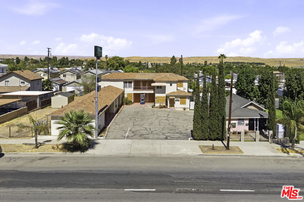 130 Kern Street, Taft, CA 93268 — photo 1