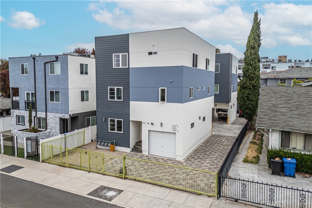 523 N St Andrews, Los Angeles, CA 90004 — photo 1