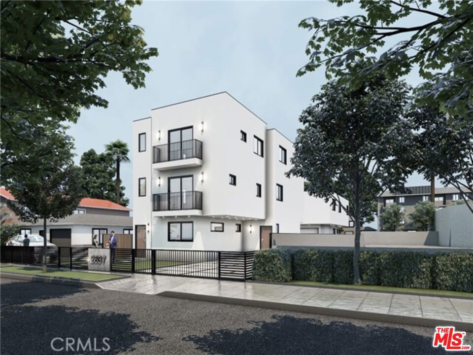 2637 S Longwood Avenue, Los Angeles, CA 90016 — photo 1