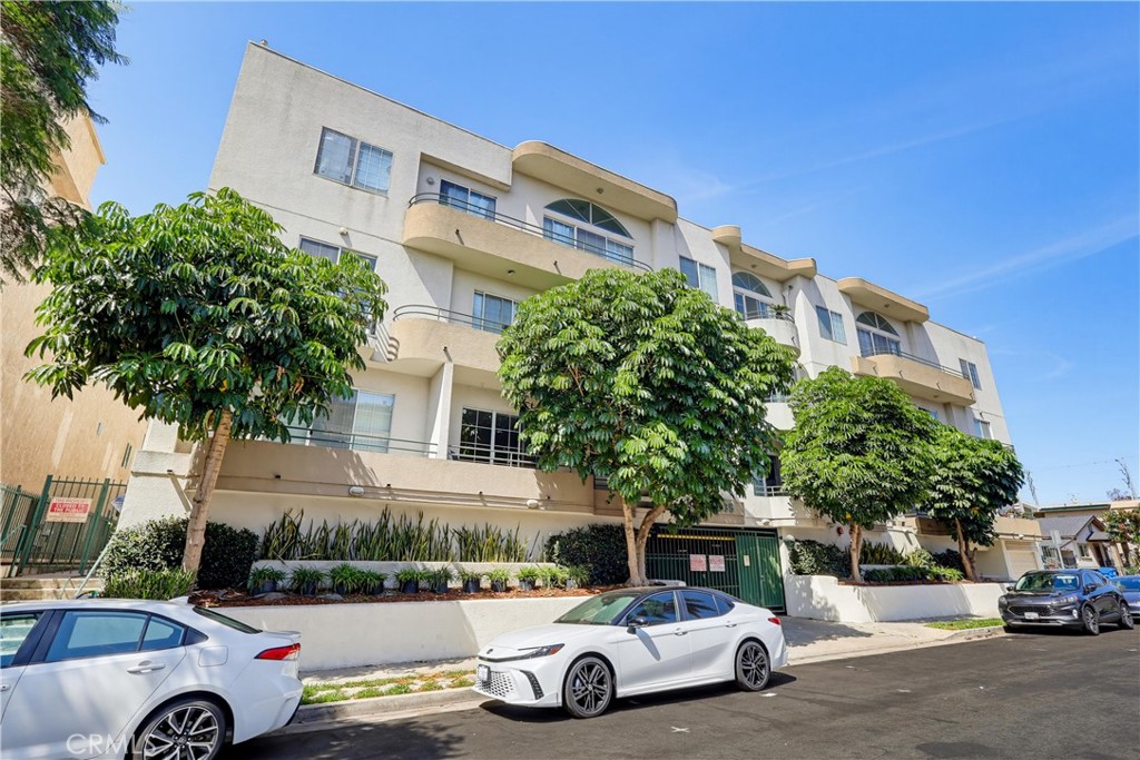 3535 Dunn Drive 201, Los Angeles, CA 90034 — photo 1