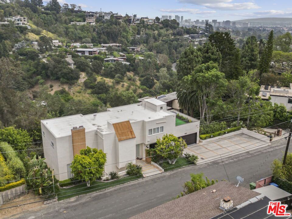 1052 N Kenter Avenue, Los Angeles, CA 90049 — photo 1