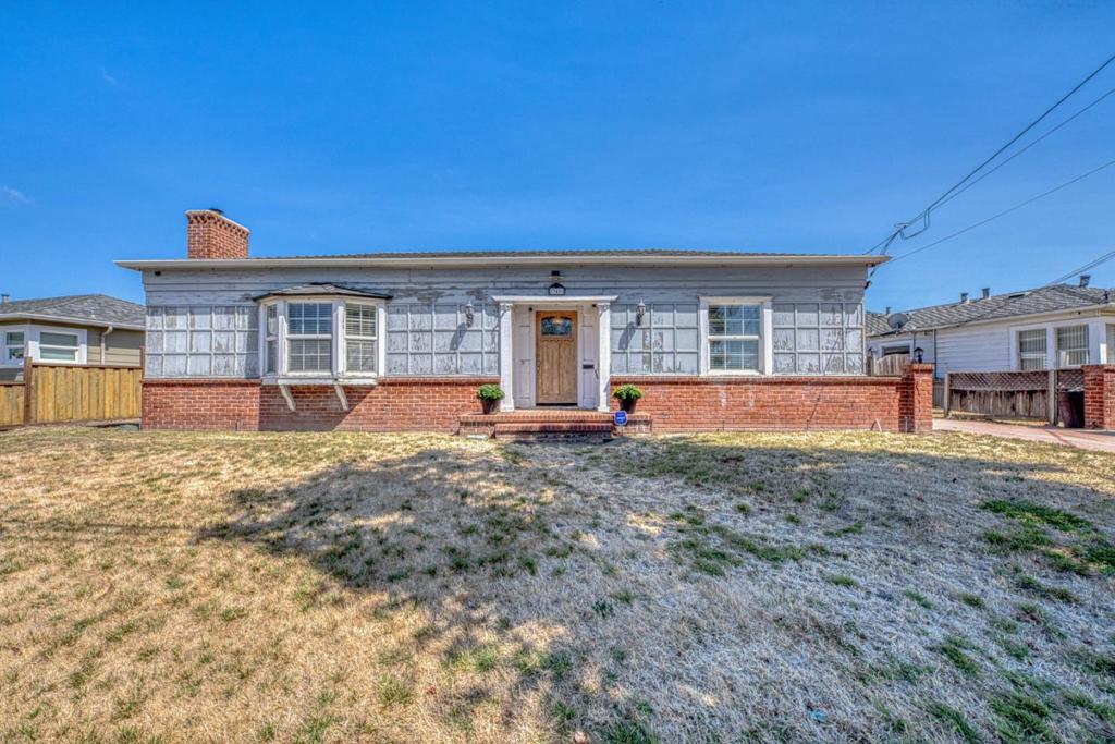 345 Homestead Avenue, Salinas, CA 93901 — photo 1