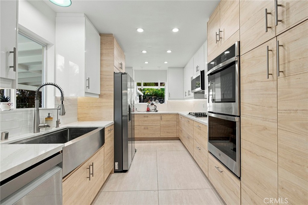 2142 E Chevy Chase, Glendale, CA 91206 — photo 1