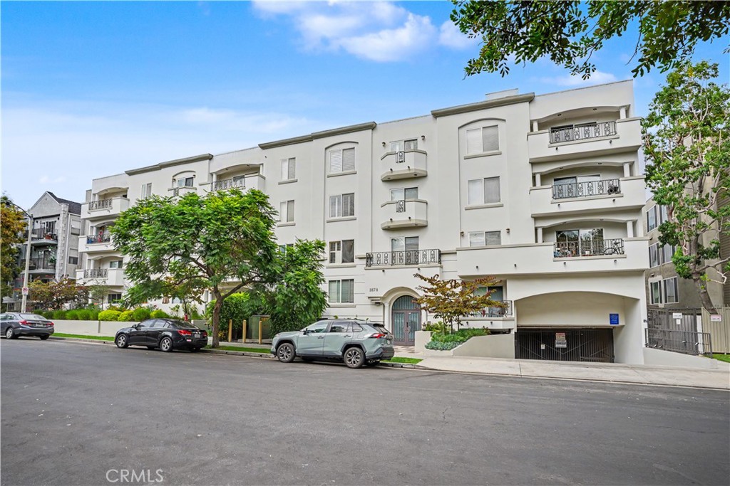 1878 Greenfield Avenue 204, Los Angeles, CA 90025 — photo 1