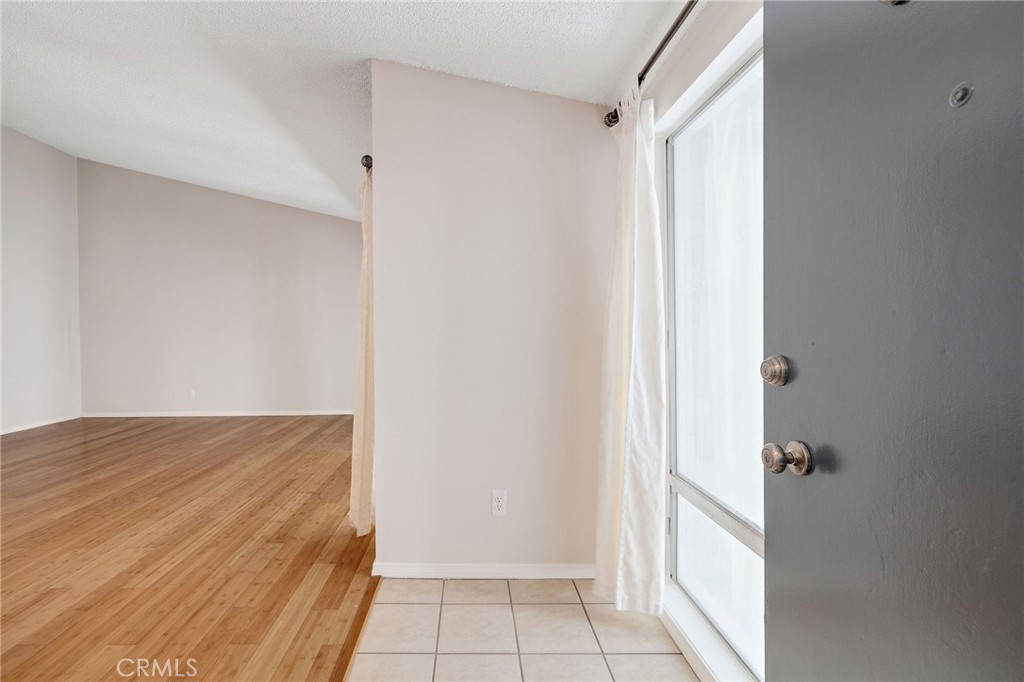 902 Camino Real 204, Redondo Beach, CA 90277 — photo 1